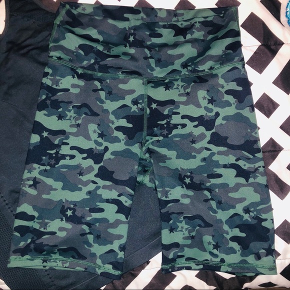 Fabletics Set - Picture 2 of 9